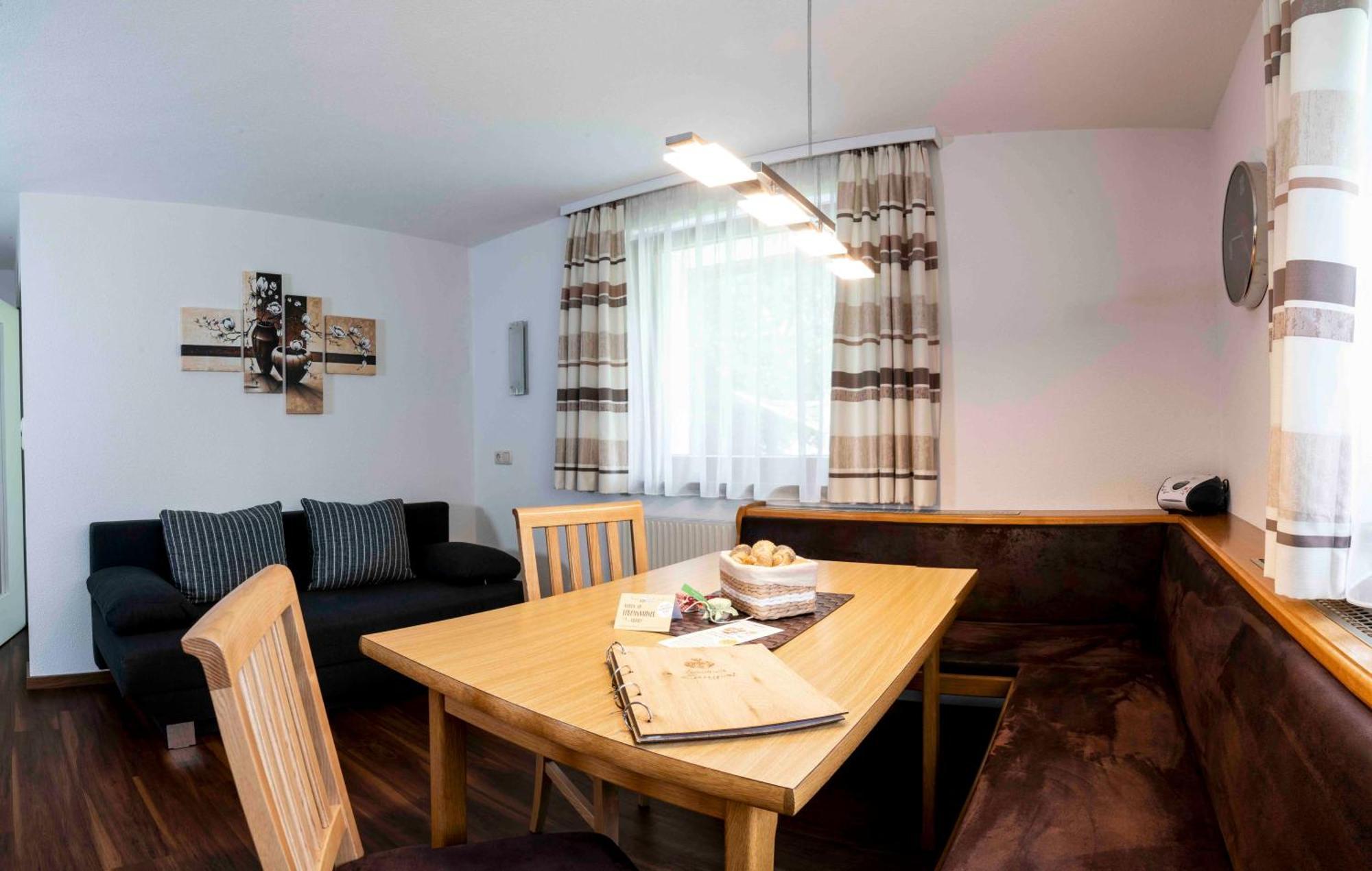 Landhaus Zangerl - Kobelerhof Landeck Room photo