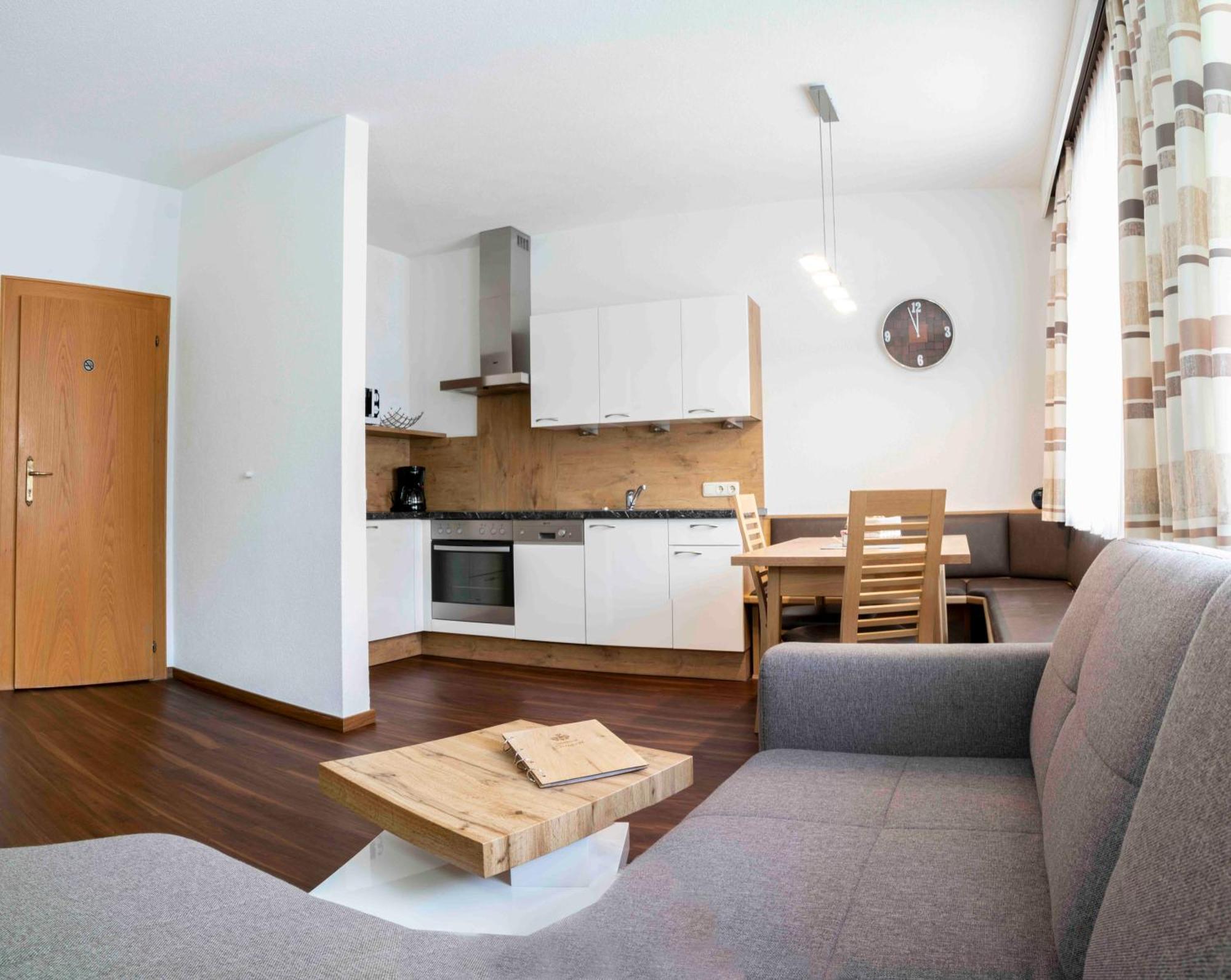 Landhaus Zangerl - Kobelerhof Landeck Room photo