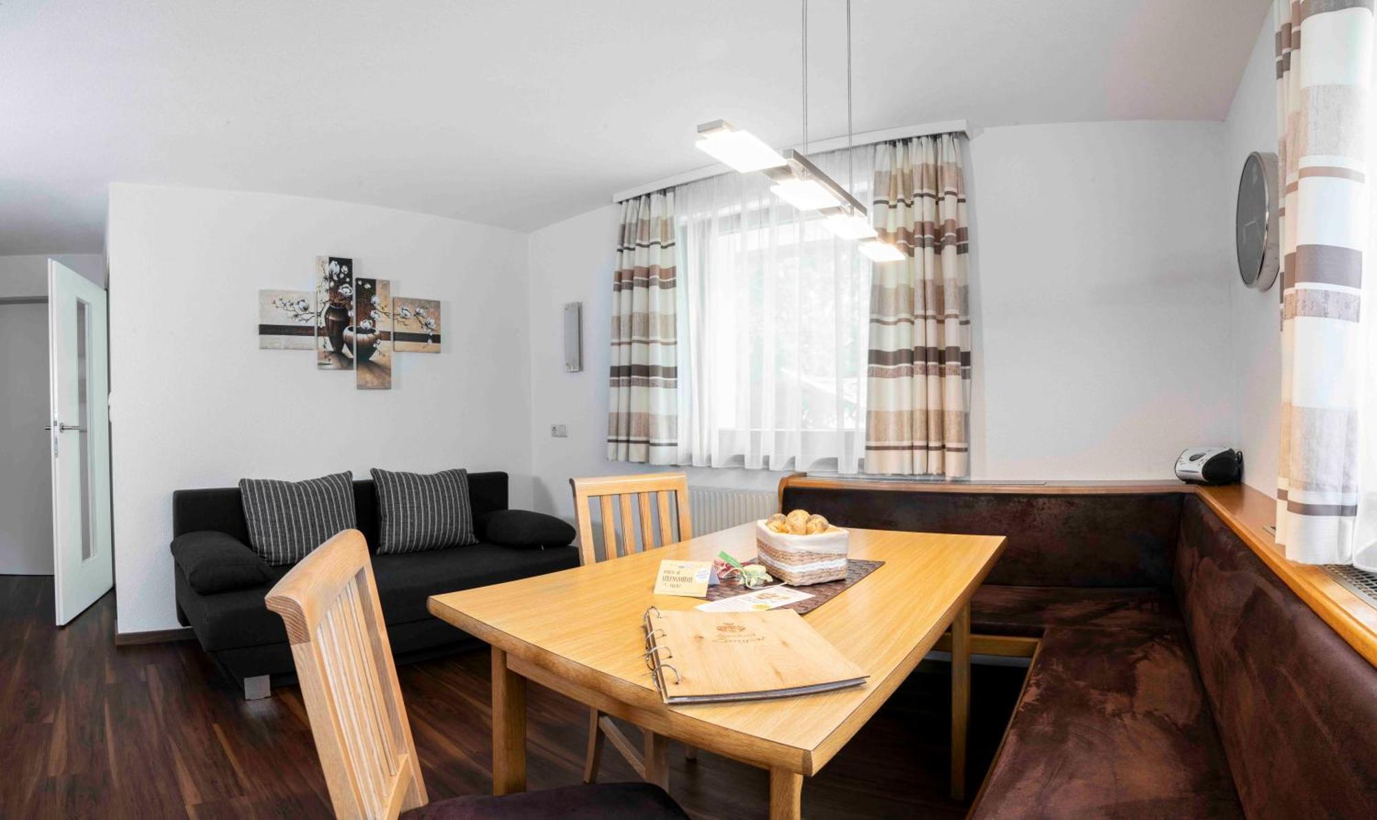Landhaus Zangerl - Kobelerhof Landeck Room photo